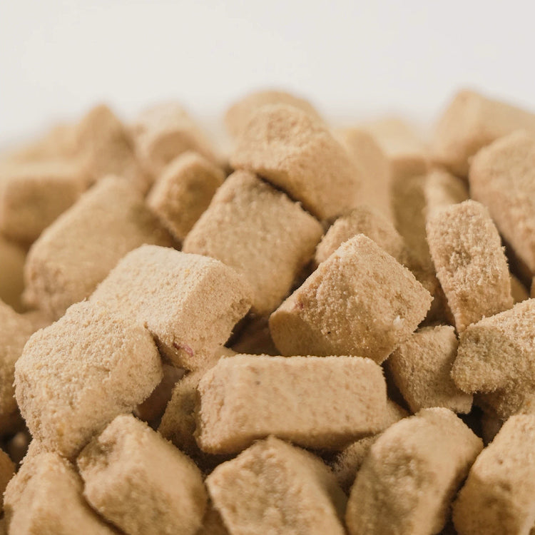 Freeze-Dried Staple Cat Food